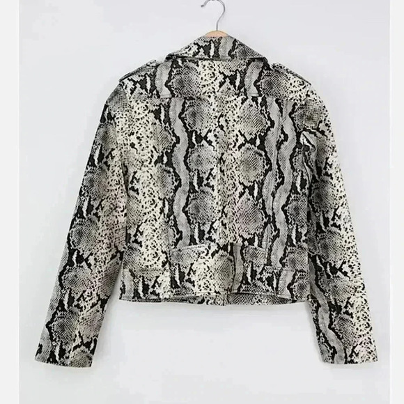 BB Dakota Vegan Leather Moto Jacket Watch Out Snake Python Print Mob Wife - Picture 5 of 16